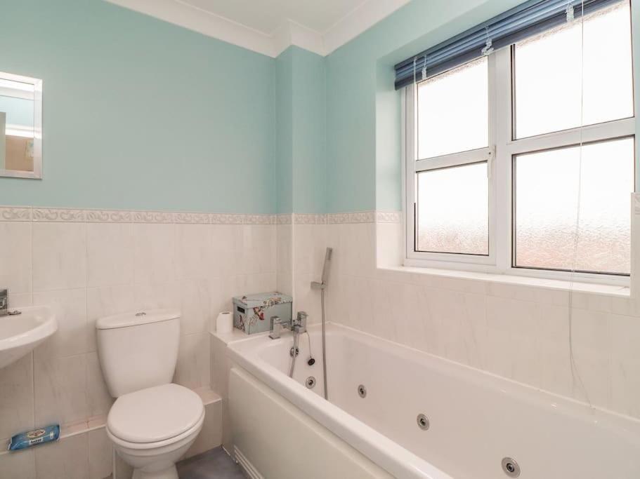 Stunning Seaviews - Beach House - Jacuzzi Bath Tub Littlestone-on-Sea Екстериор снимка