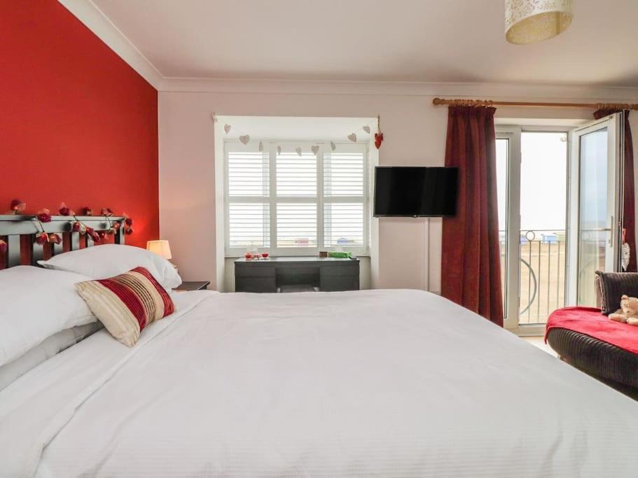 Stunning Seaviews - Beach House - Jacuzzi Bath Tub Littlestone-on-Sea Екстериор снимка